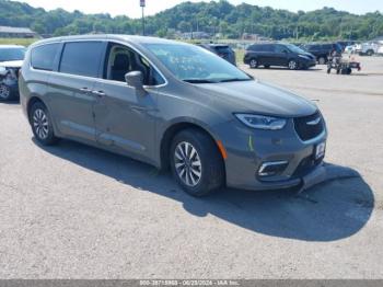  Salvage Chrysler Pacifica