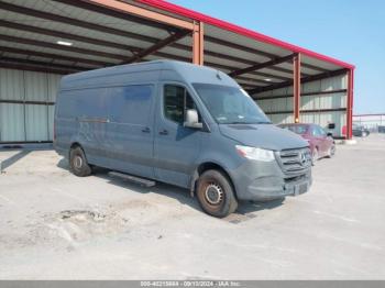  Salvage Mercedes-Benz Sprinter 2500