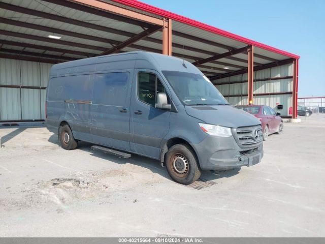  Salvage Mercedes-Benz Sprinter 2500