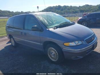  Salvage Chrysler Town & Country