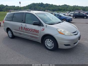  Salvage Toyota Sienna