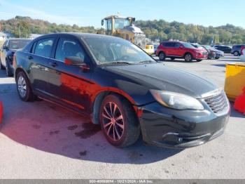  Salvage Chrysler 200