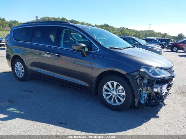  Salvage Chrysler Pacifica