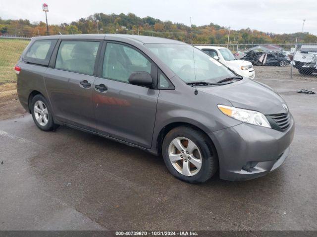  Salvage Toyota Sienna