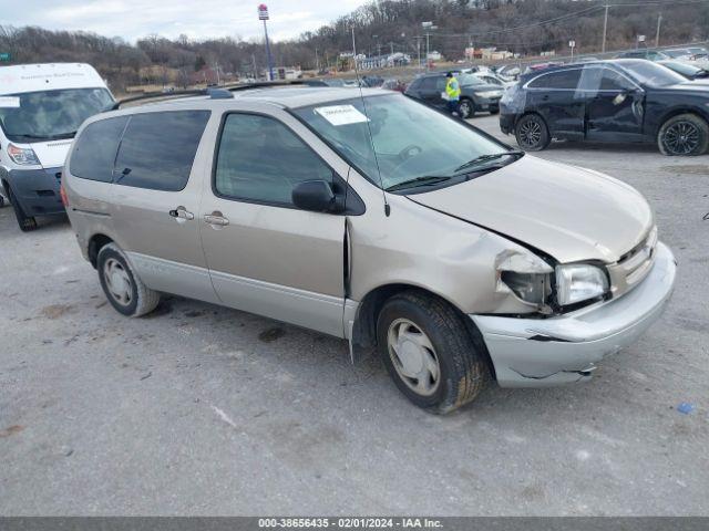  Salvage Toyota Sienna