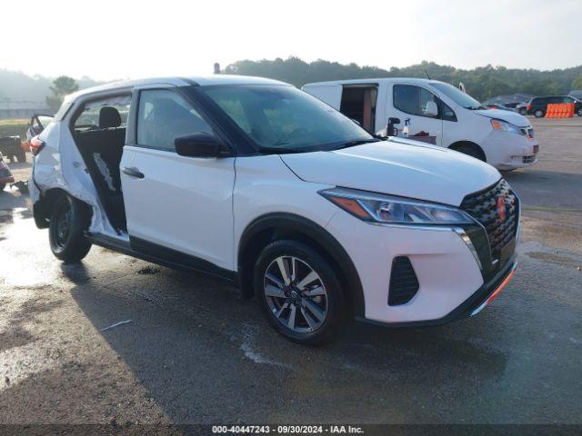  Salvage Nissan Kicks