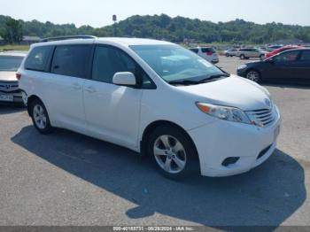  Salvage Toyota Sienna