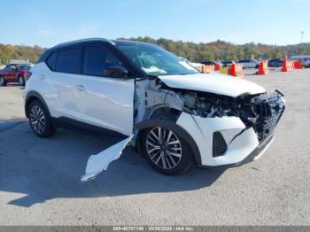  Salvage Nissan Kicks