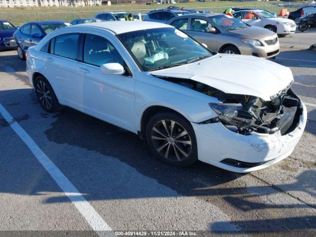  Salvage Chrysler 200