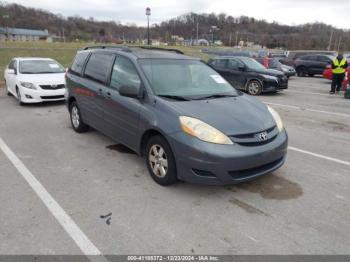  Salvage Toyota Sienna