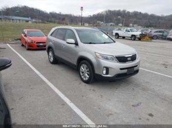  Salvage Kia Sorento