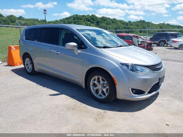  Salvage Chrysler Pacifica