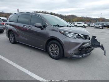  Salvage Toyota Sienna