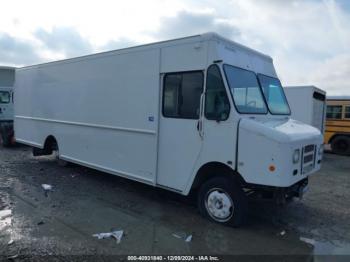  Salvage Freightliner Chassis