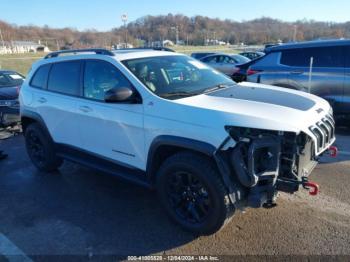  Salvage Jeep Cherokee