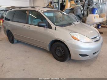  Salvage Toyota Sienna