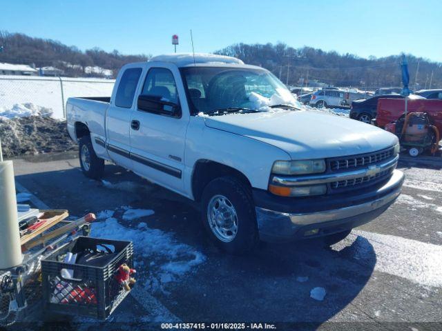  Salvage Chevrolet Silverado 2500