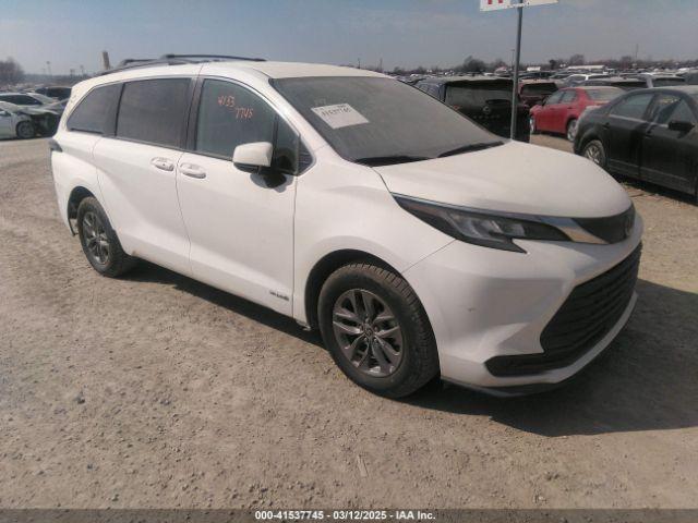  Salvage Toyota Sienna