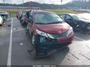  Salvage Toyota Sienna