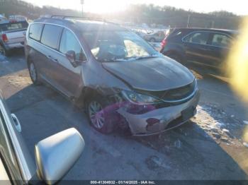  Salvage Chrysler Pacifica