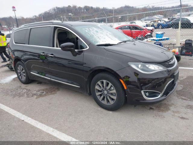  Salvage Chrysler Pacifica