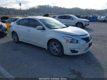  Salvage Nissan Altima