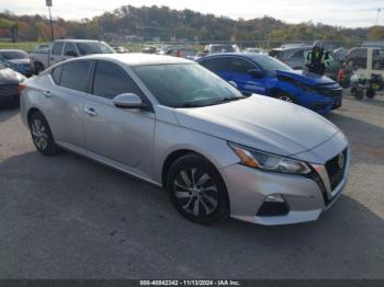  Salvage Nissan Altima