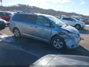  Salvage Toyota Sienna