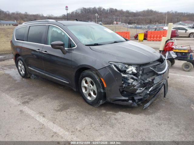  Salvage Chrysler Pacifica