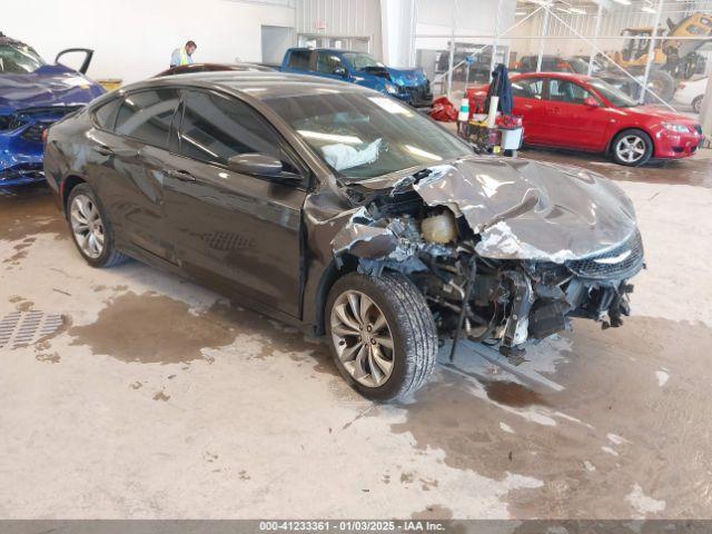  Salvage Chrysler 200