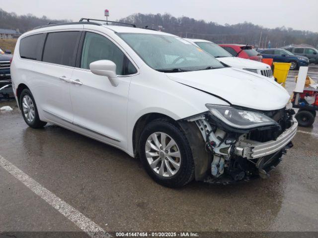  Salvage Chrysler Pacifica