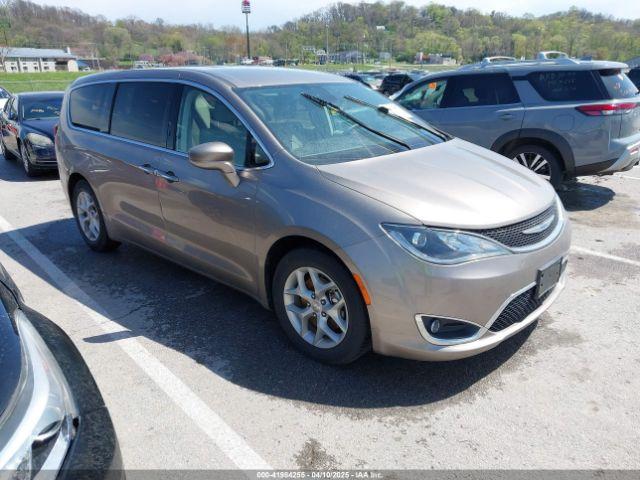  Salvage Chrysler Pacifica
