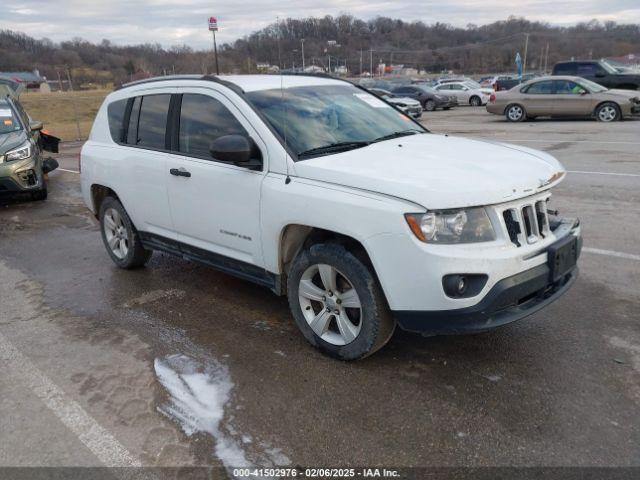  Salvage Jeep Compass