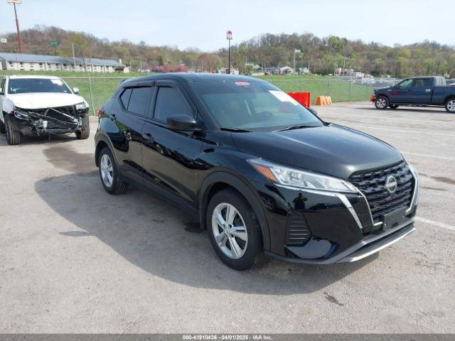  Salvage Nissan Kicks