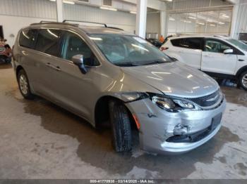  Salvage Chrysler Voyager