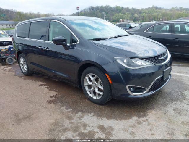  Salvage Chrysler Pacifica