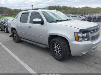  Salvage Chevrolet Avalanche 1500