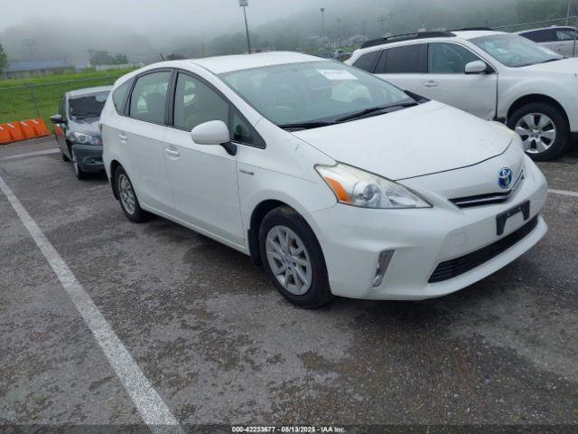  Salvage Toyota Prius v
