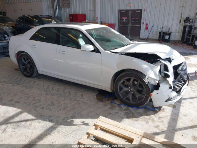  Salvage Chrysler 300