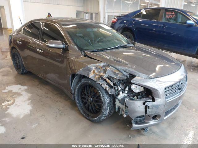  Salvage Nissan Maxima