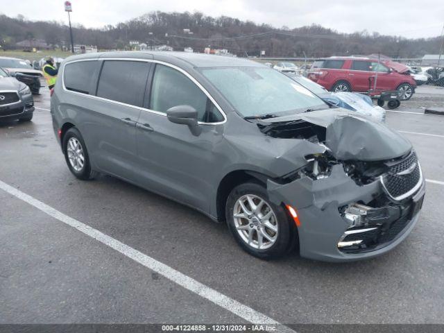 Salvage Chrysler Pacifica