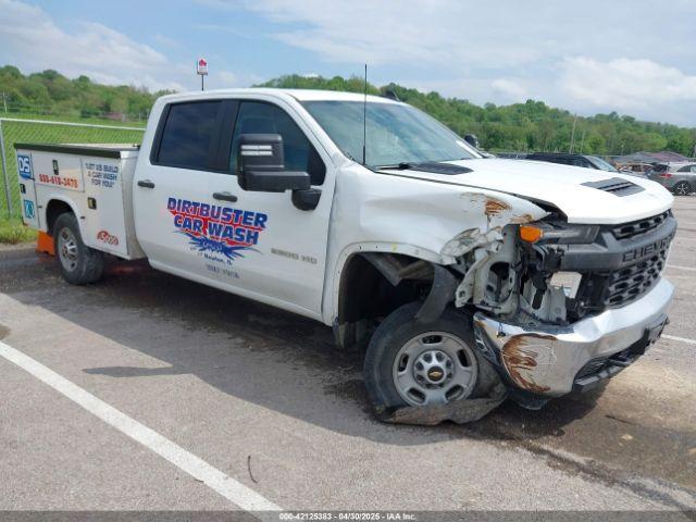  Salvage Chevrolet Silverado 2500