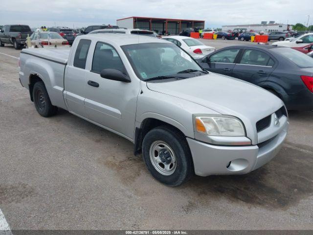  Salvage Mitsubishi Raider