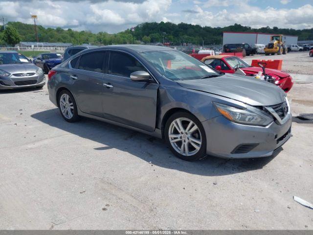  Salvage Nissan Altima