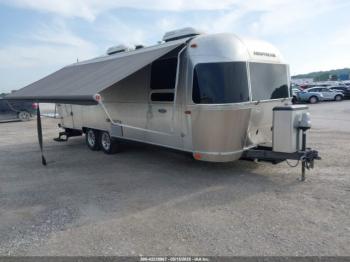  Salvage Airstream Flying Cloud Series