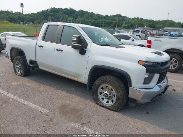  Salvage Chevrolet Silverado 2500