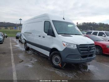 Salvage Mercedes-Benz Sprinter 2500