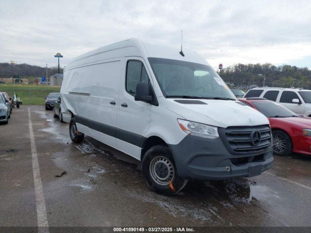  Salvage Mercedes-Benz Sprinter 2500