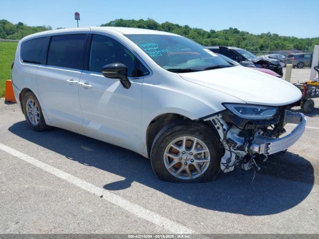  Salvage Chrysler Pacifica