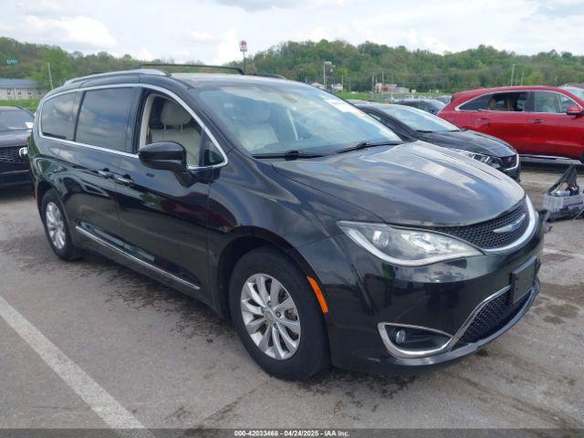  Salvage Chrysler Pacifica